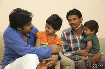 Pawan Kalyan Meets His Fan Karuna Srinivas